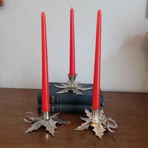 Vintage Set Silver-Plated Holly Leaves Candle Holders Candlesticks for Tapers with Handles Traditional Christmas Thanksgiving Holiday Decor