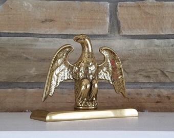 VINTAGE SALVAGE BIRD OF PREY WINGS SPREAD ANTIQUE BRASS EAGLE DOOR KNOCKER
