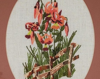 Vintage Crewel Embroidery Lily Picture - Gold Frame Floral Wall Art