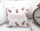 Primo deco habitación chica inscripción nombre patrón piña color iridiscente cobre