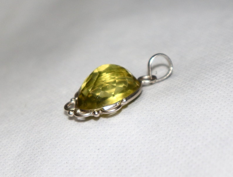 Gift to her Natural Lemon quartz Pendant-Lemon quartz Silver pendant-emerald cut Lemon quartz Pendant Jewelery Yellow stone Pendant