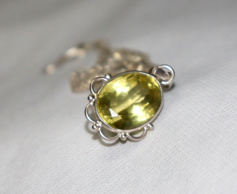 Gift to her Natural Lemon quartz Pendant-Lemon quartz Silver pendant-emerald cut Lemon quartz Pendant Jewelery Yellow stone Pendant