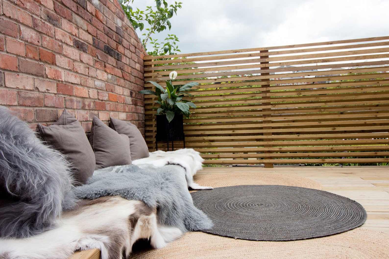 Outdoor Rug/ Black Braided Jute Hand Woven Circular/ Round Jute Indoor