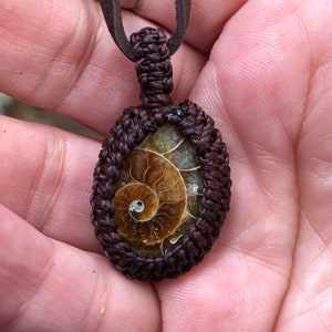 Ammonite macrame pendant necklace with suede adjustable from 14 to 24 image 3