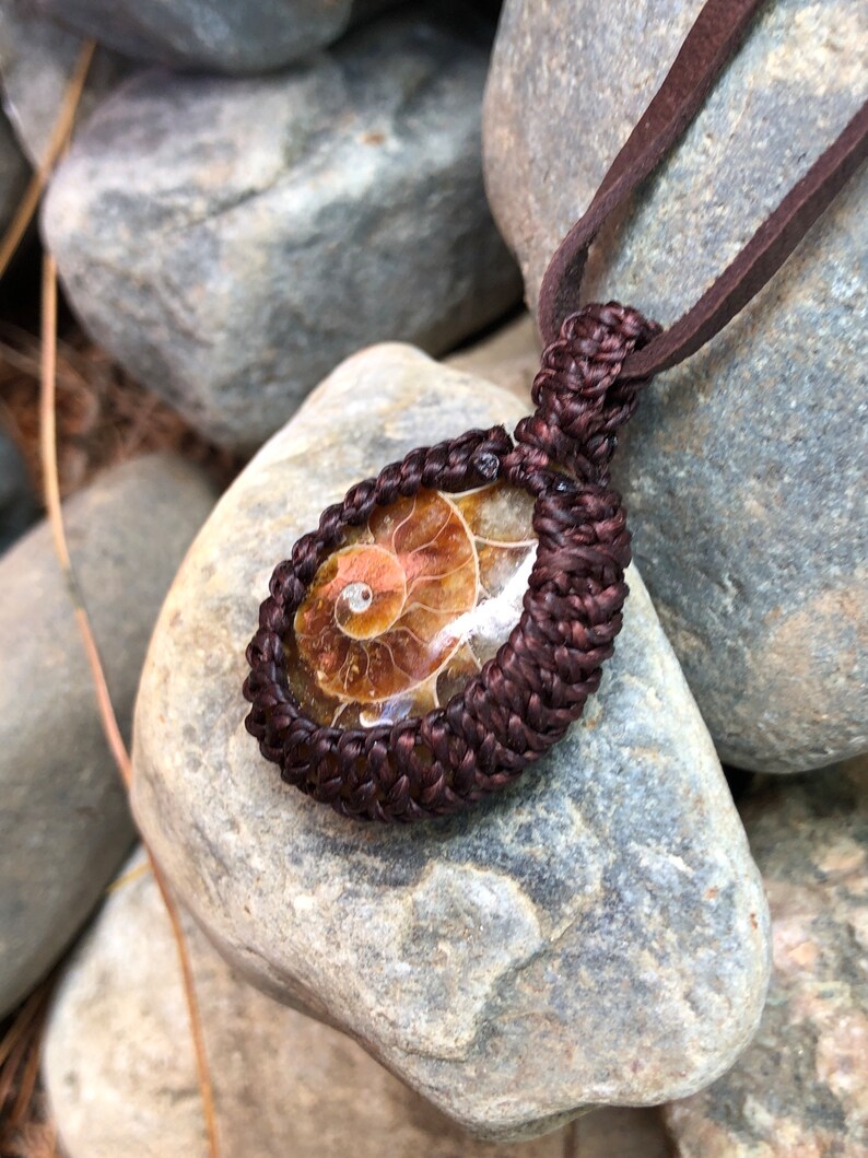 Ammonite macrame pendant necklace with suede adjustable from 14 to 24 image 2