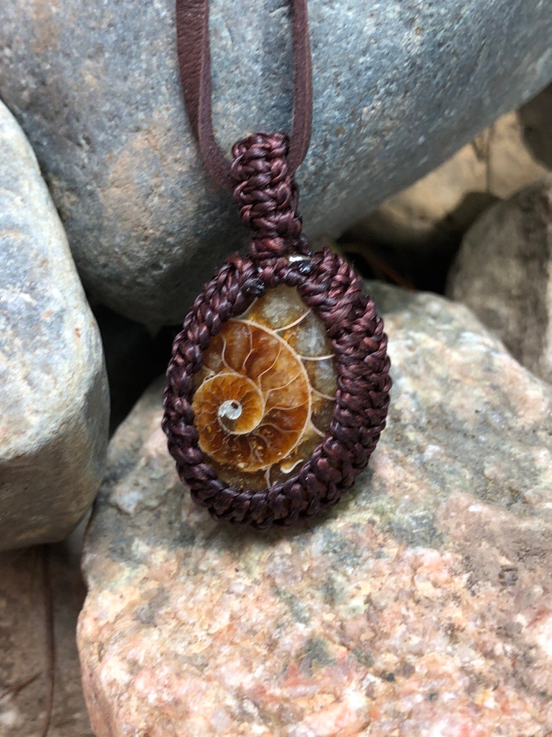 Ammonite macrame pendant necklace with suede adjustable from 14 to 24 image 1