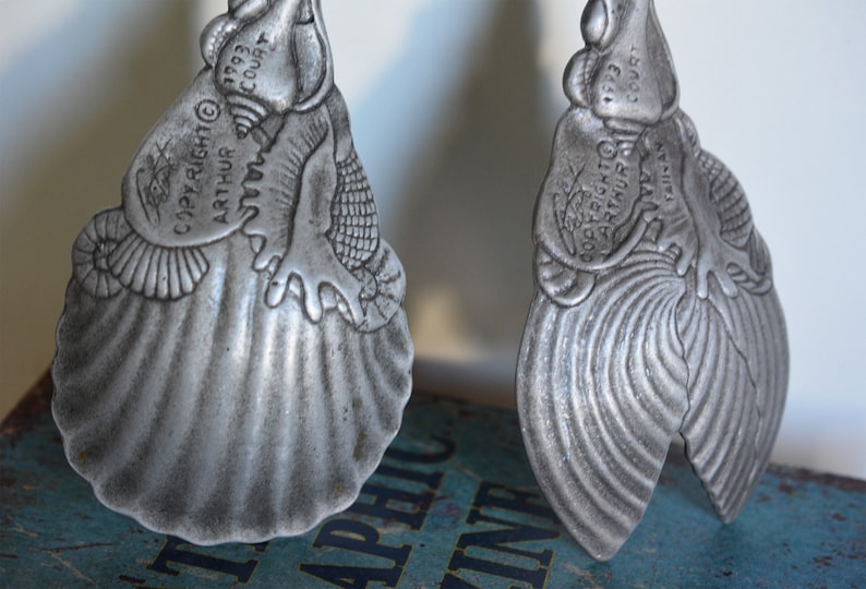 Vtg Arthur Court Signed 2 Aluminum Nautilus Salad Servers Seashell Kitchen Dining Decor Gift Idea