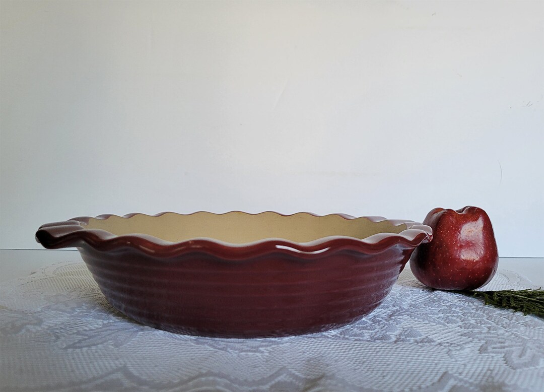 The Pampered Chef 9 Cranberry Family Heritage Fluted Deep Dish Pie/casserole Stoneware Baker