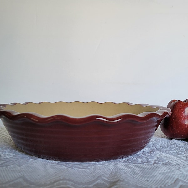 REDUCED The Pampered Chef 9" Cranberry Family Heritage Fluted Deep Dish Pie/Casserole Stoneware Baker, #5122, USA