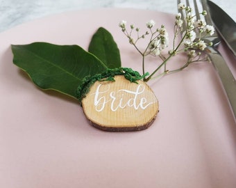 Wooden slice name cards, Rustic name setting, Wooden placecards, Rustic wedding, Place cards, Calligraphy name cards, Woodland wedding table