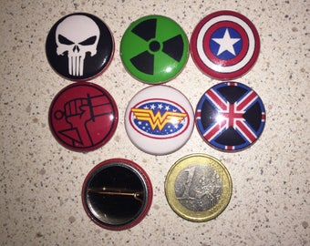 6 super Heroes, pins, badges