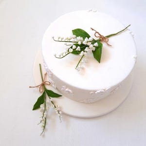 Sugarcraft Lily of the Valley Spray, Handcrafted Spring Flower for Wedding & Birthday Cake Toppers