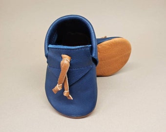 Leather children's shoes, crawling shoes, walking shoes, children's slippers, organic leather, moccasins, moccasins, gray