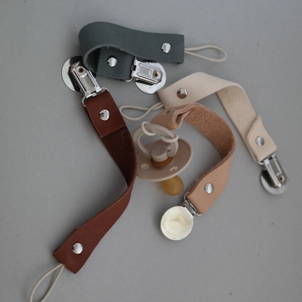 Schnullerkette / Schnullerband  Beissringkette dummy clip aus Bioleder auf Wunsch personalisiert
