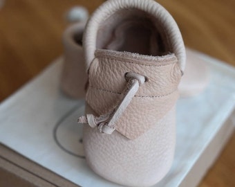 First walkers, leather children's shoes, crawling shoes, children's slippers, organic leather, moccasins, moccasins - sand