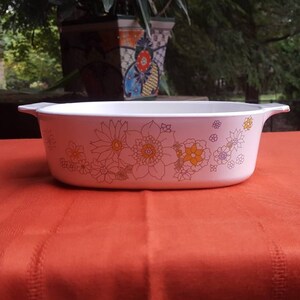 Well Loved Vintage Corning Ware Floral Bouquet 2 Quart Casserole Dish