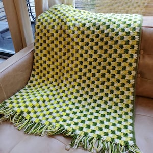 Vintage Homemade Cozy Afghan Cream and Green Variegated worsted weight yarn