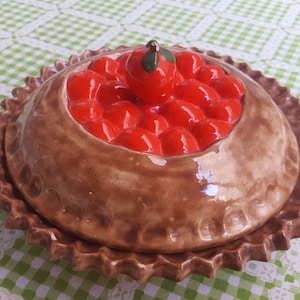 Vintage Apple Pie Dish with Lid, Unique Apple Design