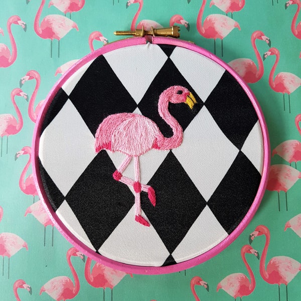Hand geborduurd Flamingo met 5 Inch hoepel, borduurwerk kunst, kunst aan de muur, Decor van het huis