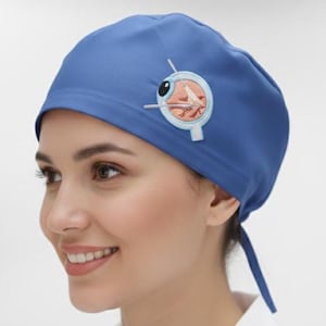 Broderad specialtillverkad - Skrubbehatt för operationssalen | Kockmössa för kirurgiskt kök / Kemotössa