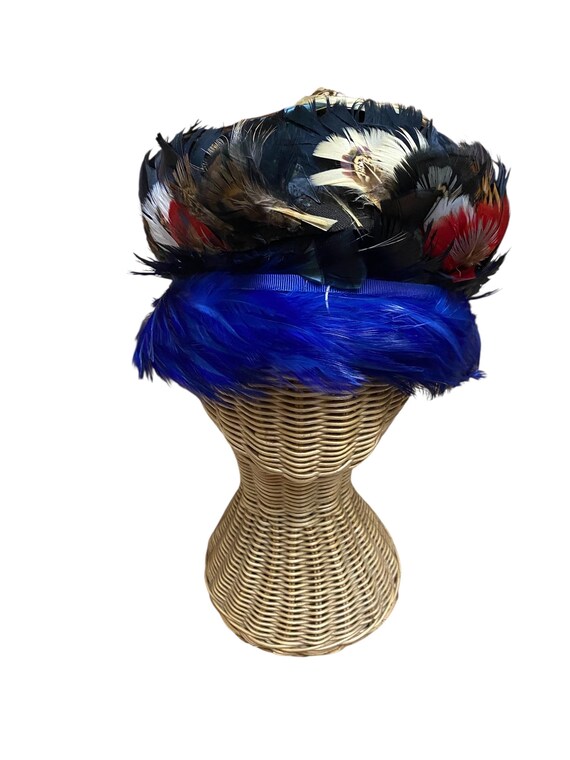 Vintage Designed by Laura Womens Full Feather Hat 1960s Mod  display picture 3