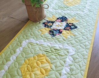 LemonSummer Quilted Table Runner | Farmhouse Table Top Quilt