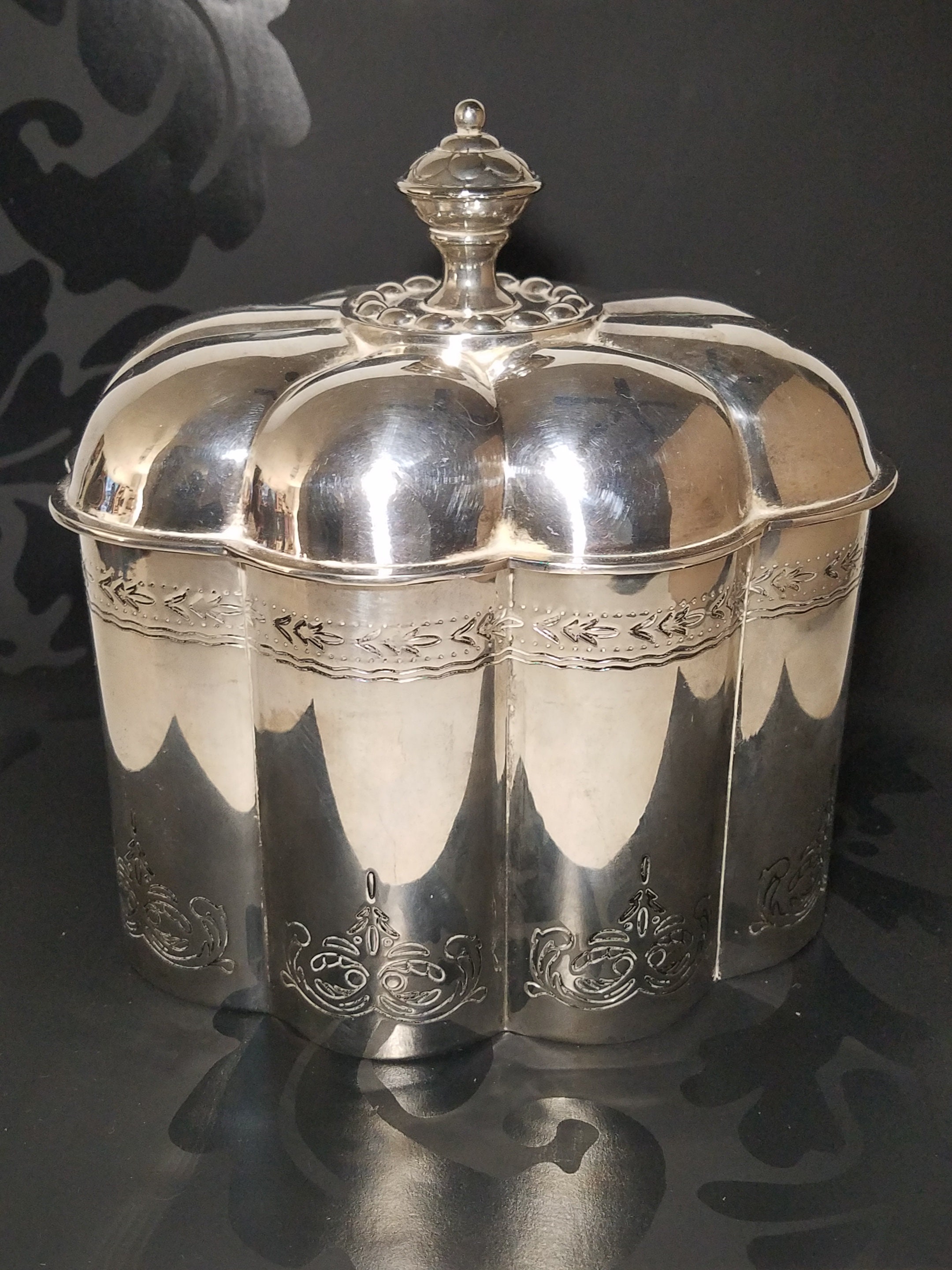 Vintage Godinger 1994 silver plated oval jewelry box
