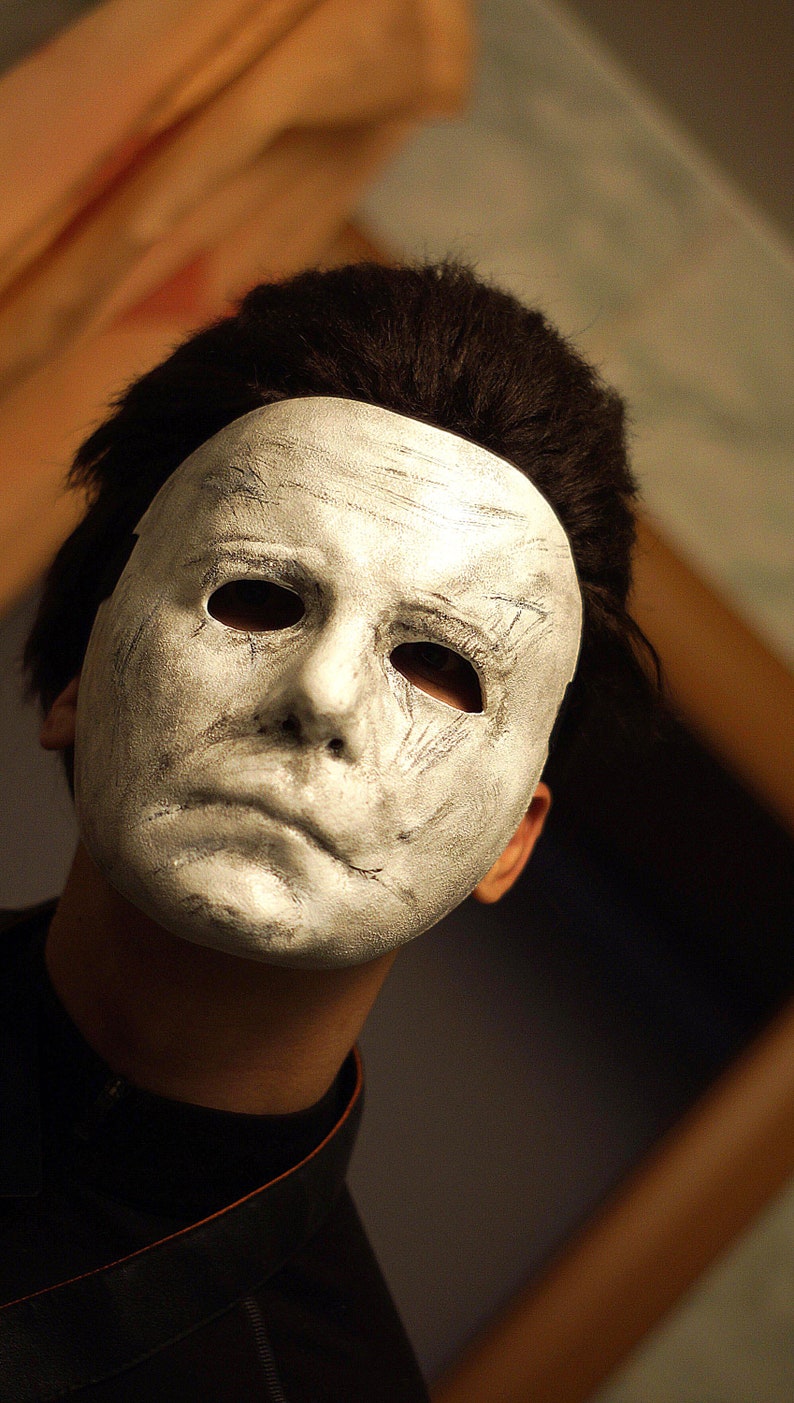 Майерс без маски. Майк Майерс Хэллоуин маска.