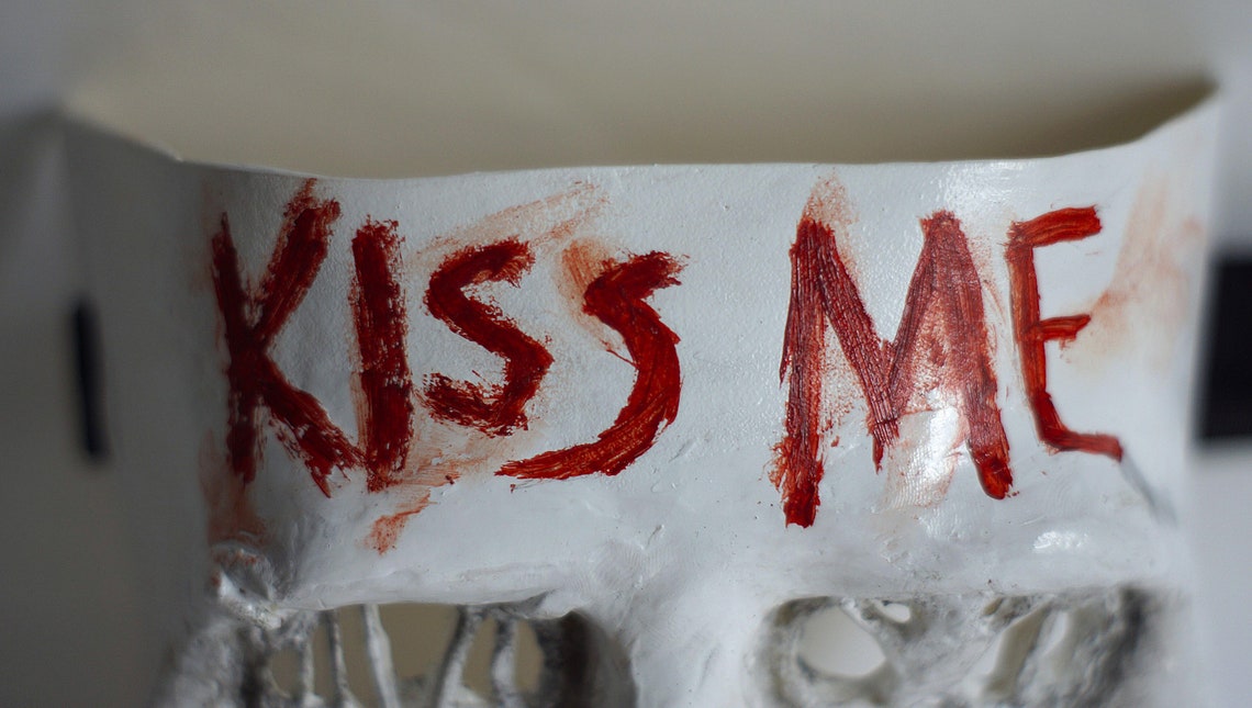Le masque Purge Film Purge Kiss Me masque Féminin The Purge Etsy