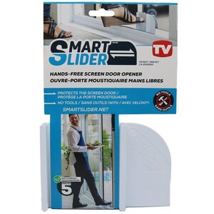 May include: White plastic hands-free screen door opener with the words "Smart Slider" and "No Tools" on the packaging. The product is shown being used on a screen door. The packaging also includes the text "Protects the screen door/Protege la porte moustiquaire" and "No tools/Sans outils (with/avec velcro)".