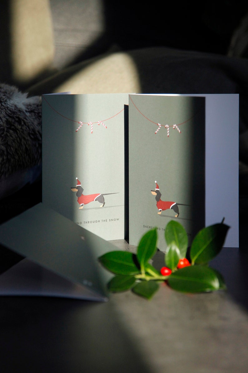 Carte de Noël de Dapple Dachshund de chocolat avec des arbres de Noël image 4