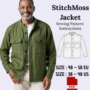Op de afbeelding: Een olijfgroene jas met twee borstzakken en zwarte knopen. De afbeelding bevat een lijntekening van de jas en de tekst "StitchMoss Jacket Sewing Pattern Instructions". De maatvoering is 48-58 EU.