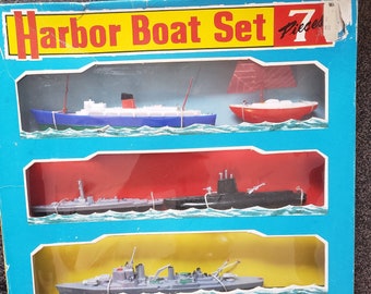 plastic toy boats that float