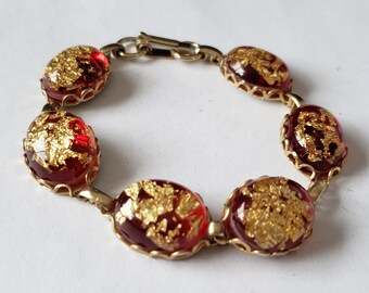 Gold Foil Flaked Bracelet Red Plastic Art Confetti Gold Tone Oval Link 7 Bracelet