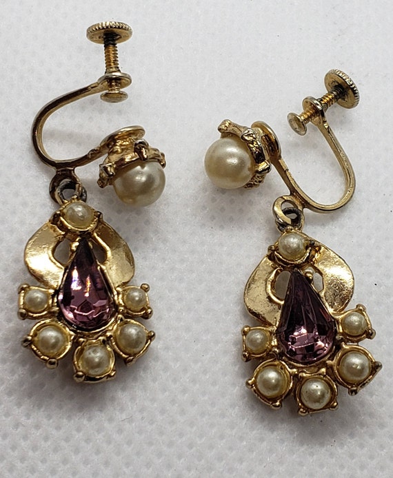 Teardrop Dangle Screw Back Earring / Purple Glass