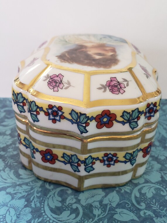 Antique Ceramic Powder Box / Lidded Trinket Box /… - image 4