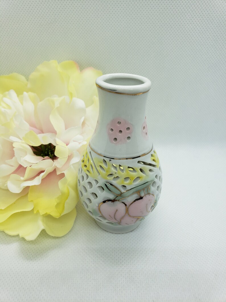 Oriental Pierced Mini Vase  Pink Yellow Pattern   Gold Gilt Trim