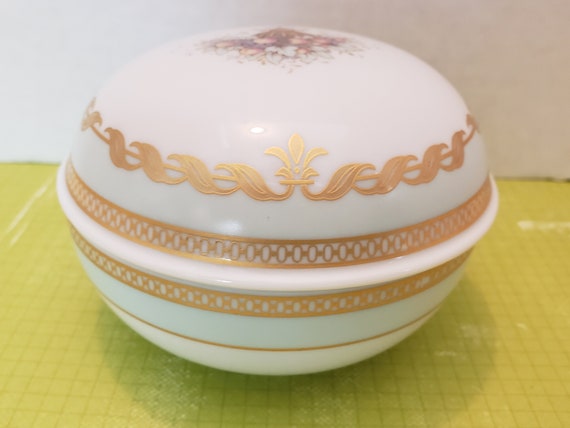 Signed Kaiser Porcelain White Blue Lidded Trinket… - image 7