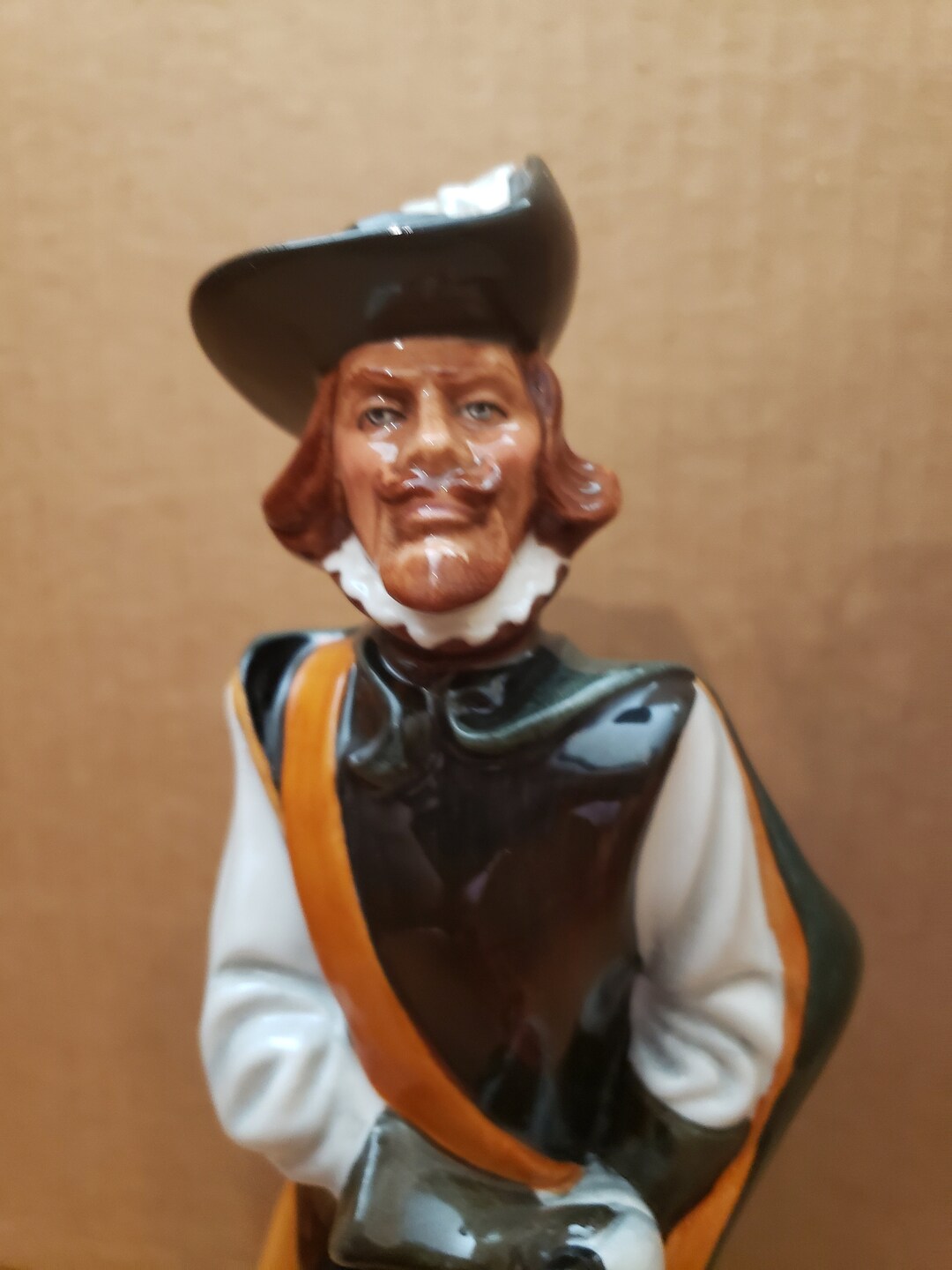 Royal Doulton Figurine Cavalier HN 2716 Made in England Men of History