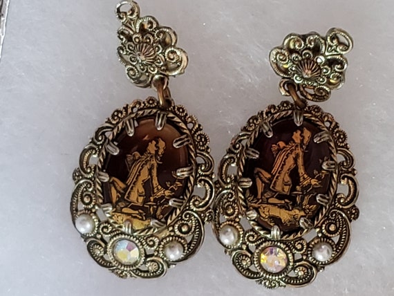 Gold Victorian Filigree Courting Suitor Earrings