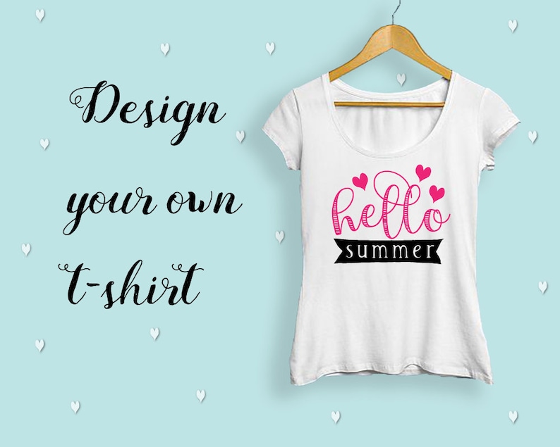 Puede incluir: Camiseta blanca con un dise&ntilde;o rosa de "hello summer" y corazones rosas. El texto est&aacute; en una pancarta negra.