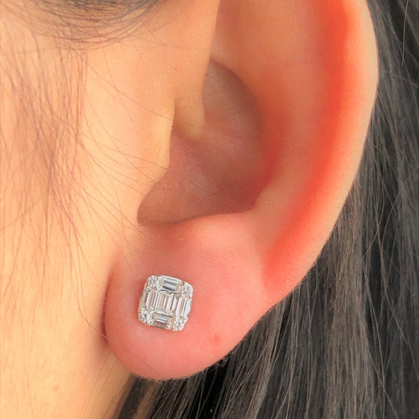 Diamond Square Earrings in 18K White Gold