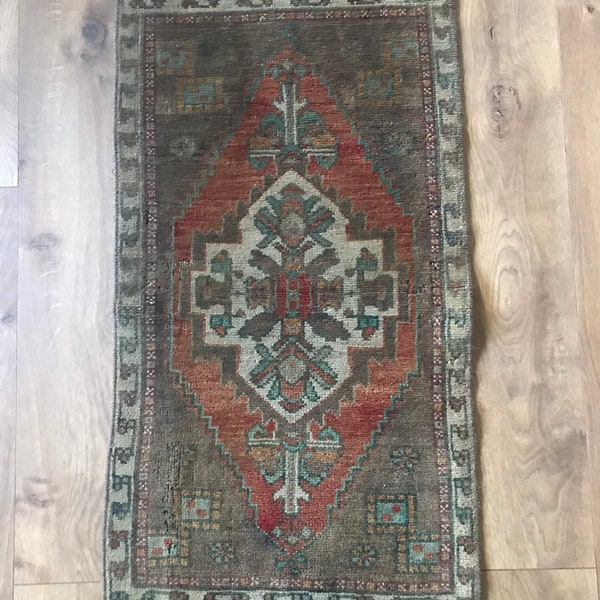 Vintage Mini Turkse tapijt, kleine Turkse tapijt, Vintage Bathmat, Mini Turkse keuken tapijt, gratis verzending