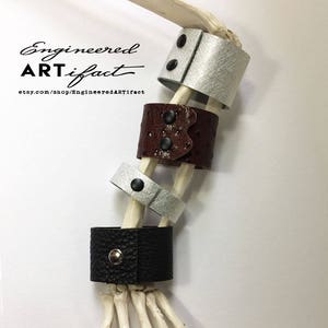 Geprägtes Ledermanschette - Leder-Armband