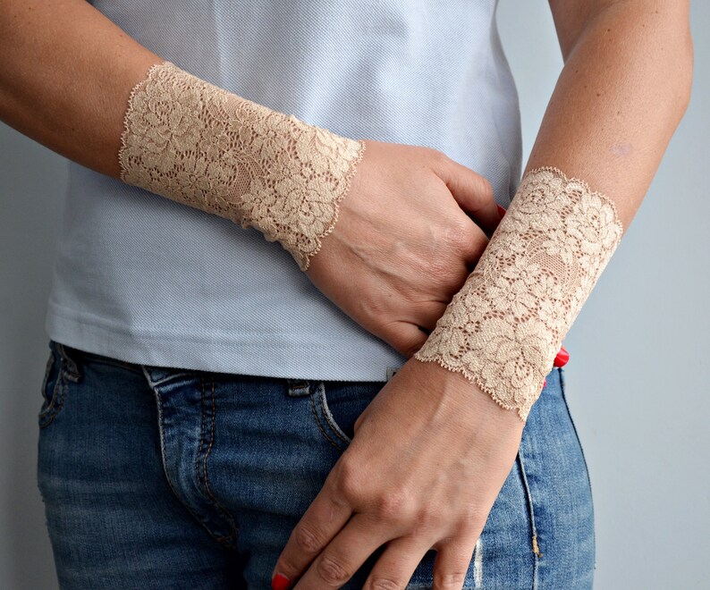 Pols Tattoo Cover Up Beige Lace Cuff Armband Sleeve afbeelding 2