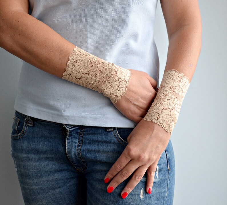 Pols Tattoo Cover Up Beige Lace Cuff Armband Sleeve afbeelding 1