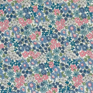 NEU! Stoff &quot;&quot;Blaue Pastoral&quot;&quot; Klein Blau Rosa Blumen Druck - 100% Baumwolle - Quilt Stoff - Meterware.&quot;