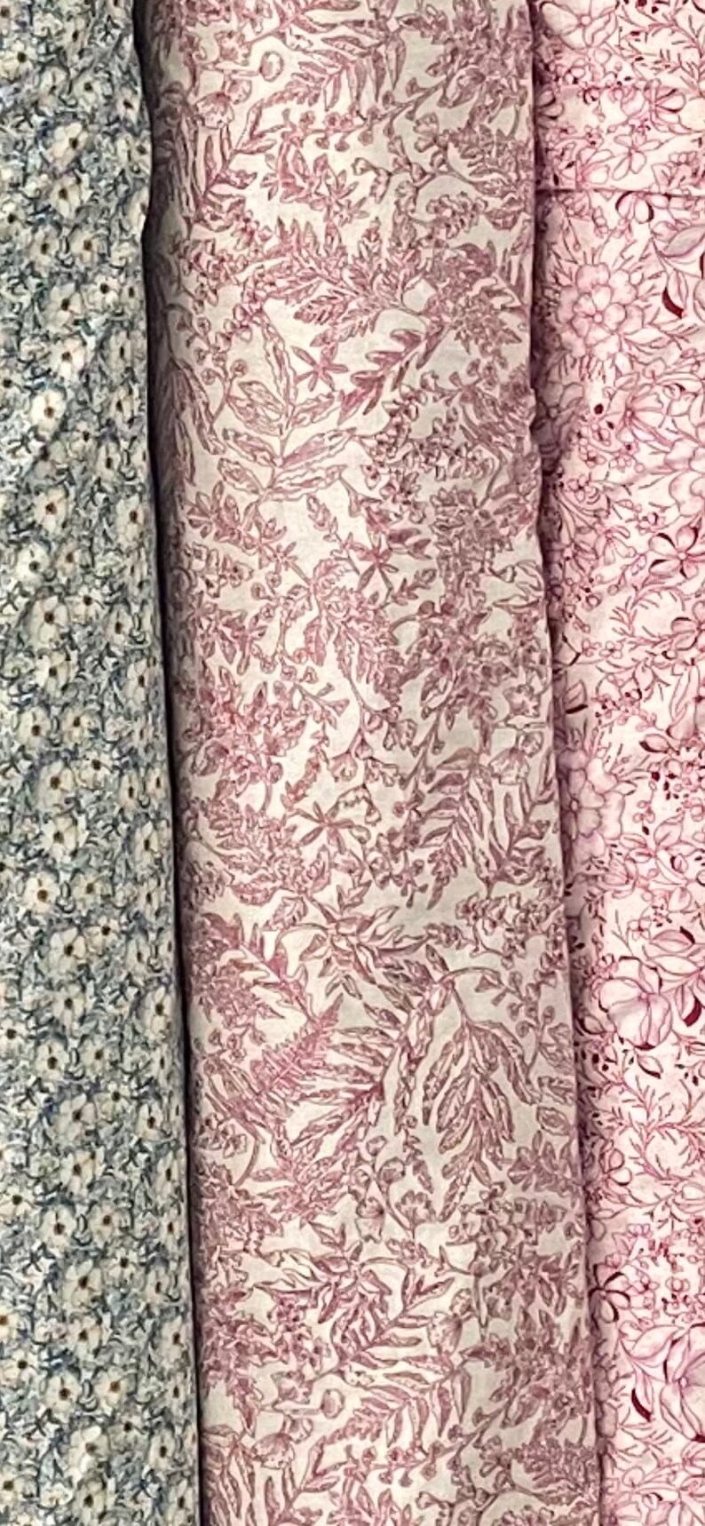 NEW Fabric red Montgomery Simplicity and Beauty of Foliage Floral