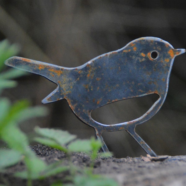 Rusty robin • Rusty metal robin • rusty metal bird • garden bird •garden ornament • garden metal art