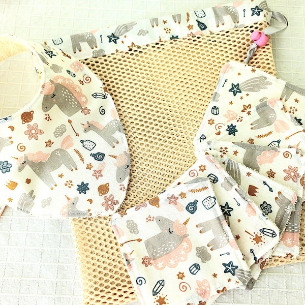 cadeau  fille zéro déchet ,coffret de naissance fille , lingettes lavables bébé ,bavoir bandana et filet de lavage .